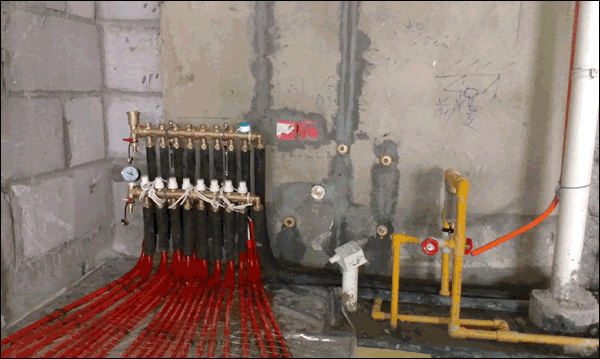 地暖分集水器安装